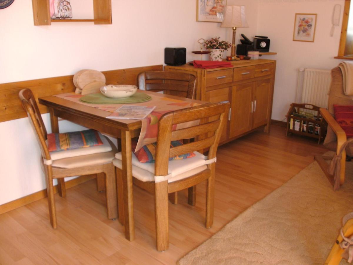 Haus Mit Lilie Und Rose Apartamento Westerdeichstrich Exterior foto