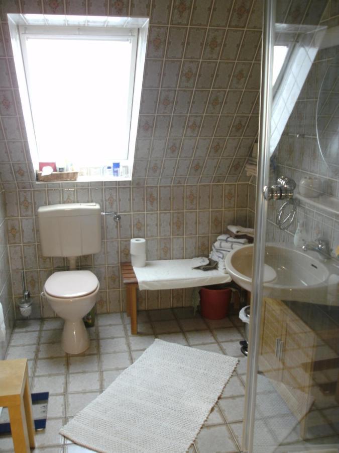 Haus Mit Lilie Und Rose Apartamento Westerdeichstrich Exterior foto
